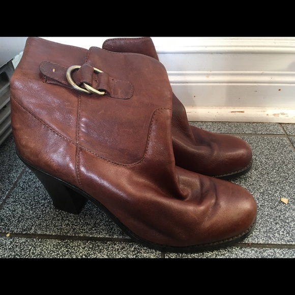 Boots - Picture 2 of 4